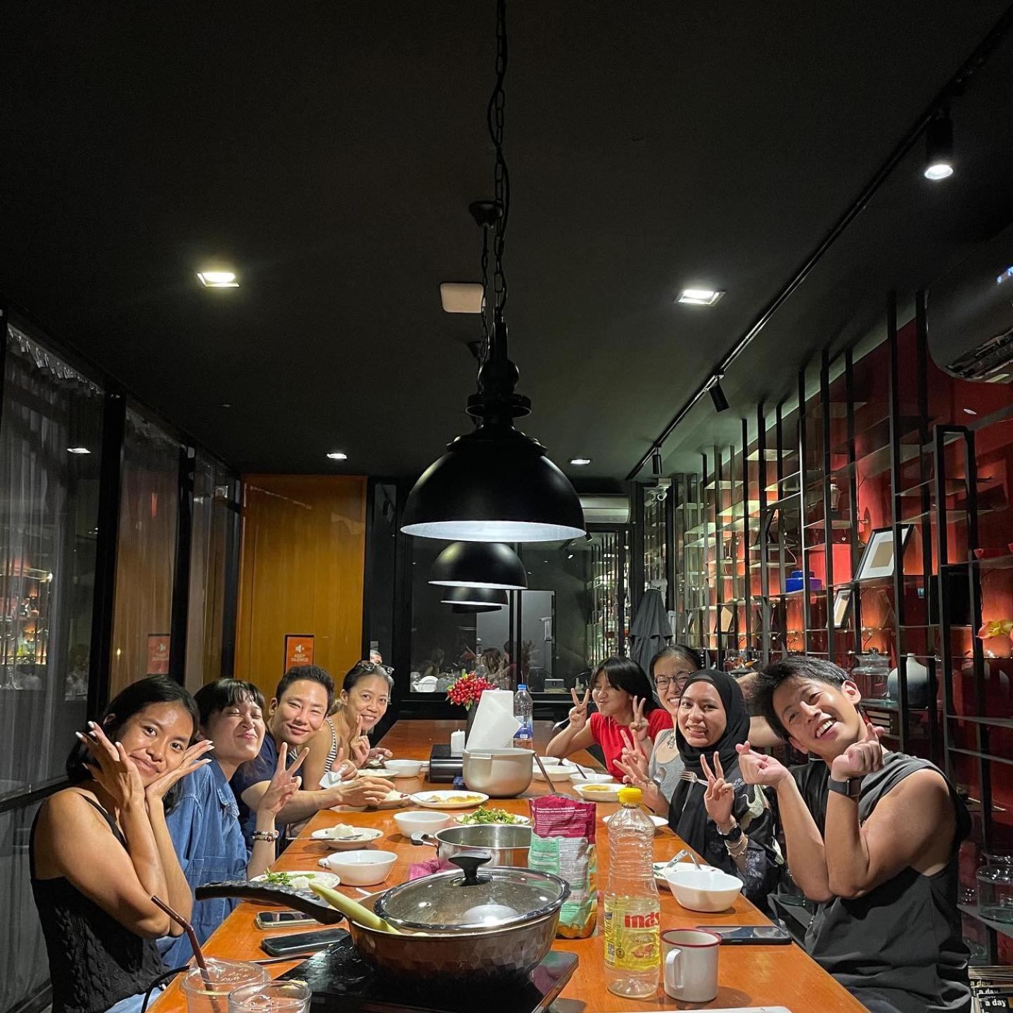 Luk Hostel Bangkok Exteriör bild